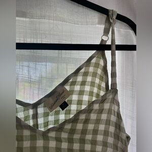 Checkered universal threads dress